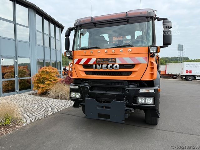 Kitas IVECO Trakker AD 190T36 4x4 Winterdienst - Kran-