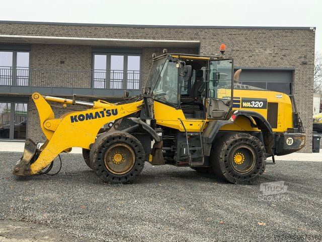 Radlader KOMATSU WA 320 -8 Radlader Highlift Vollgummi Wartung
