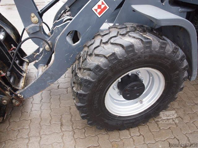 Колісний навантажувач TEREX TL100