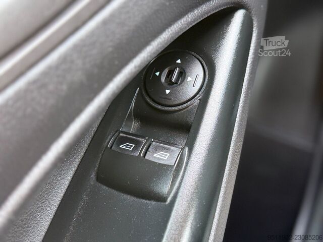 Umpikorja-auto FORD Transit Connect  1.5 TDCi L2 Trend Klima Tempom.