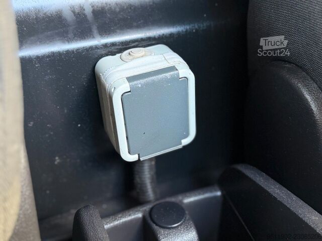 Umpikorja-auto FORD Transit Connect  1.5 TDCi L2 Trend Klima Tempom.