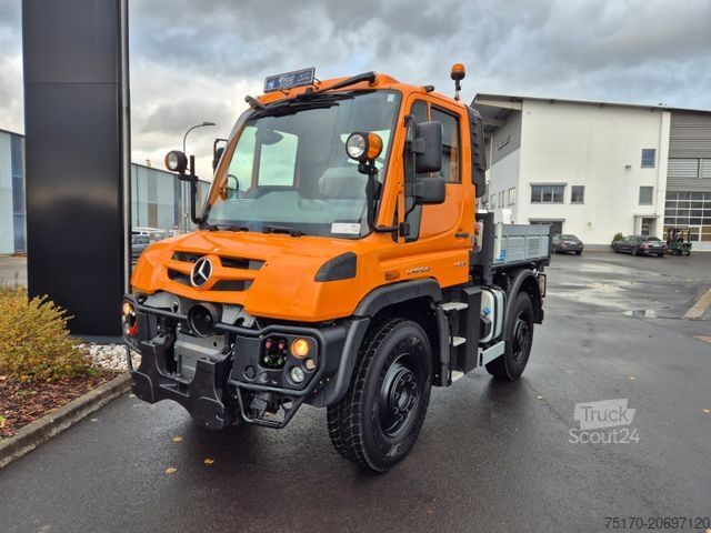 Camión volquete MERCEDES-BENZ U 218 4x4 Winterdienst, Hydrostat, Zapfwelle