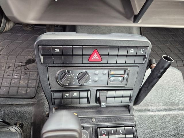 Camión volquete MERCEDES-BENZ U 218 4x4 Winterdienst, Hydrostat, Zapfwelle