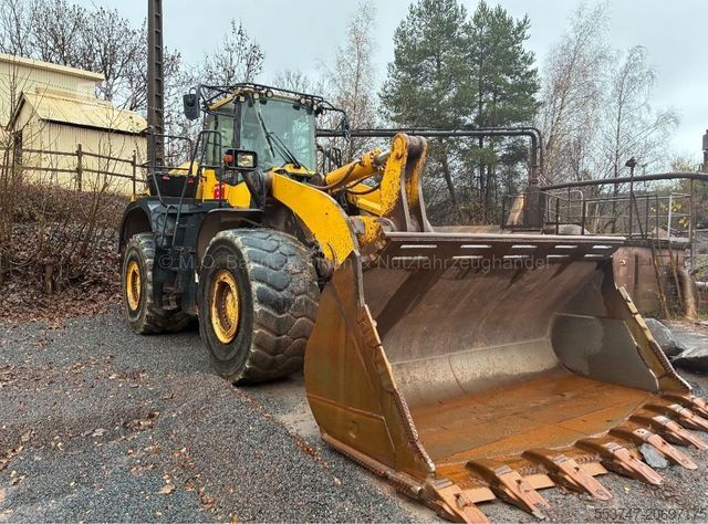 Chargeuse sur pneus KOMATSU WA500-8