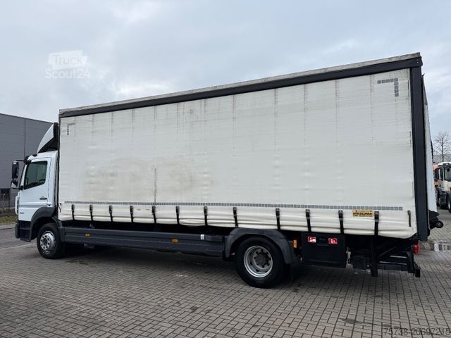 Camión plataforma con toldo MERCEDES-BENZ Atego 1524 L Pritsche+Plane+LBW/Klima
