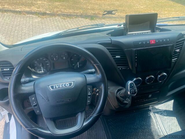 Transporter mit Pritsche & Plane IVECO Daily 72C18 Hi-Matic Schiebe Plane +LBW