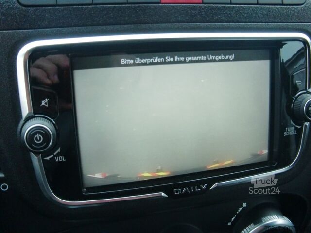 Transporter mit Koffer Iveco Daily 70 C 21 HA8/P Deepsleeper