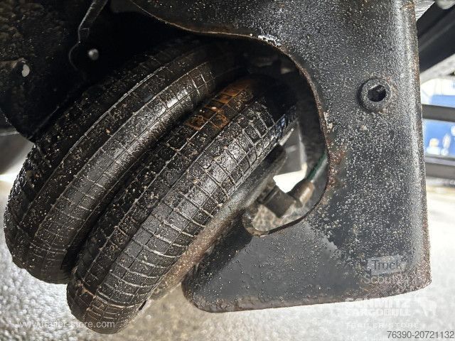 Отворено полуремарке с брезент Schmitz Cargobull Semitrailer Curtainsider Standard