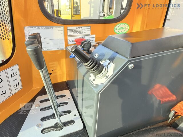 Wózek widłowy czterokierunkowy Combilift C3000 GAS DUPLEX 4500 FREE LIFT CABIN