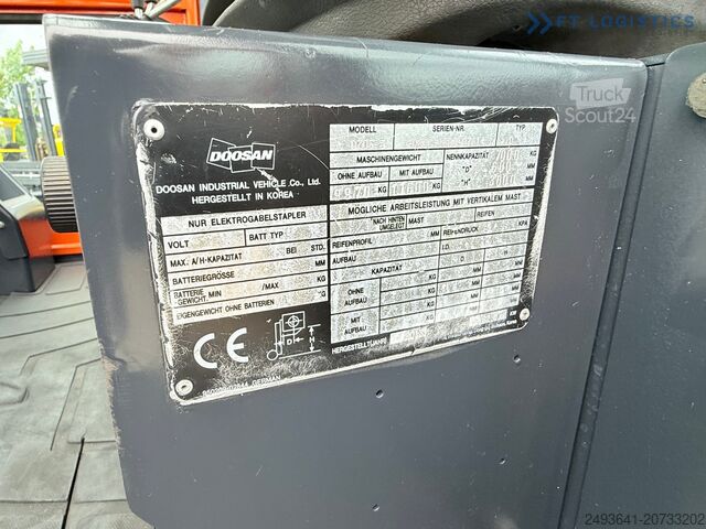 Chariot élévateur quatre roues DOOSAN 70 / DUPLEX / FORK 2500MM / POSITIONER