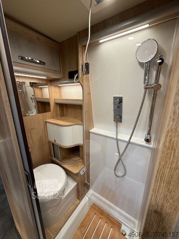 Kastenwagen Wohnmobil / Campervan MEGAMOBIL Mega Lounge 680 S Twin Best Luxury Campervan