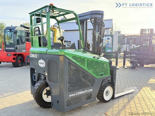 Empilhadeira de quatro direções Combilift CB4000 GAS TRIPLEX 5200 POSITIONER