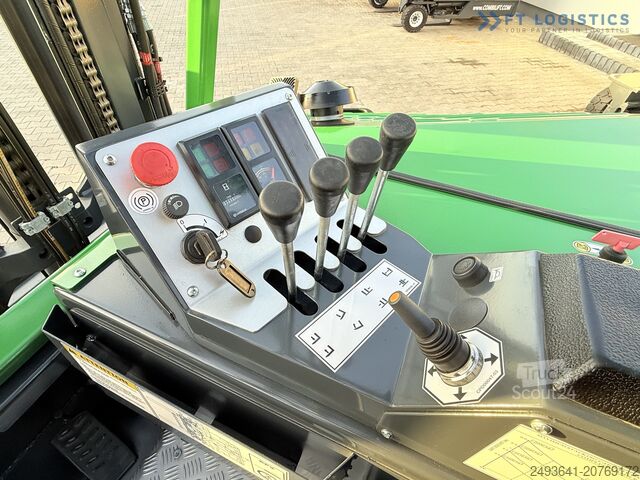 Négymenetes targoncá Combilift CB4000 GAS TRIPLEX 5200 POSITIONER