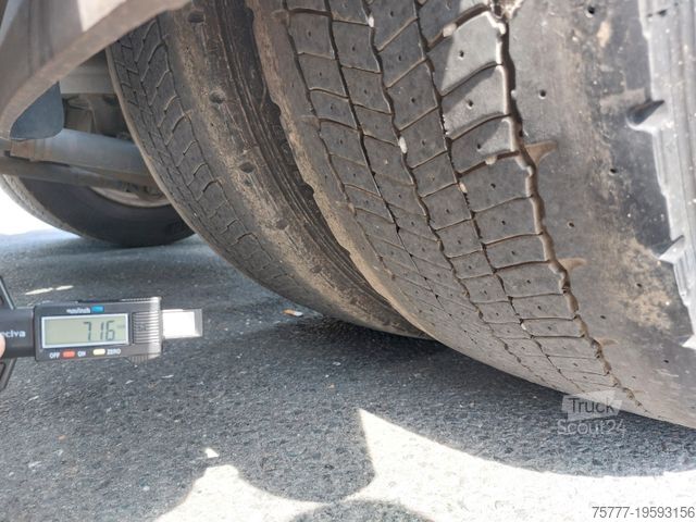 Ciągnik siodłowy typu volume DAF XF106-530 SSC-INTARDER-2 Tanks-NAVI