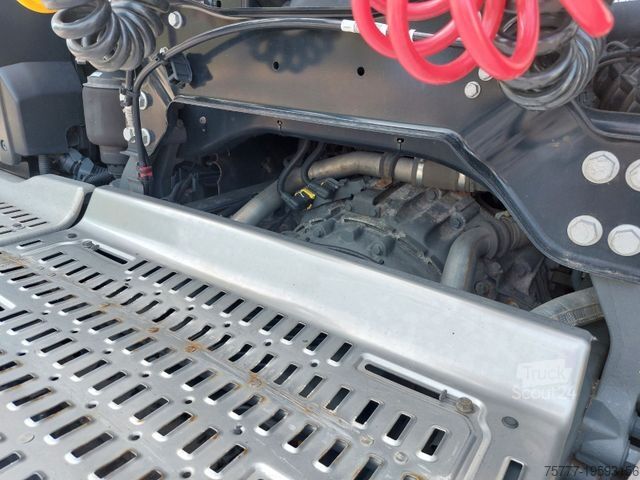 Ciągnik siodłowy typu volume DAF XF106-530 SSC-INTARDER-2 Tanks-NAVI