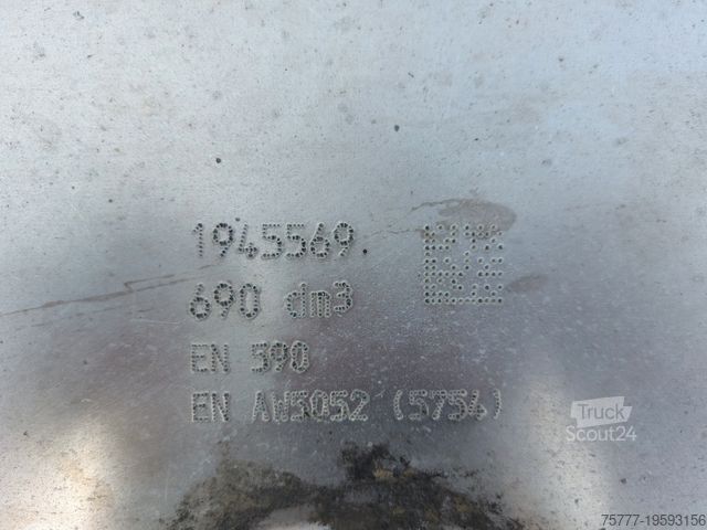 Ciągnik siodłowy typu volume DAF XF106-530 SSC-INTARDER-2 Tanks-NAVI