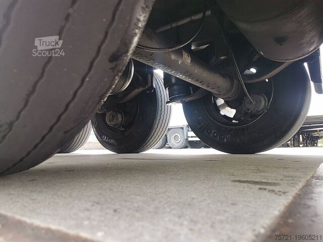 Prevoz v hladilniku/zamrznjenem stanju SCHMITZ SKO24 CARRIER BLUMENBREIT