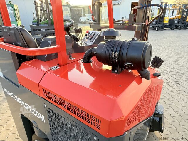 Stivuitor cu patru direcții Combilift C3000CB GAS TRIPLEX 4900 FREE-LIFT