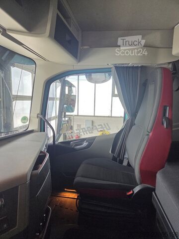 Camion-benne tricar Volvo FH 500