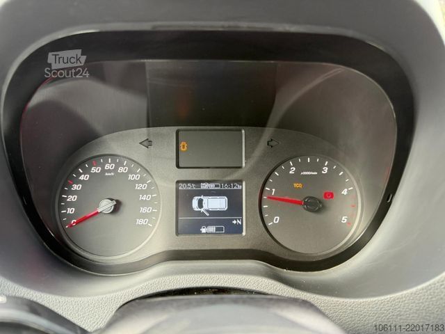 Skåpbil MERCEDES-BENZ Sprinter 516 CDI Kasten Hochdach