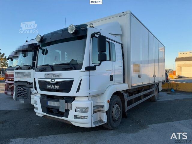  MAN TGM 18.290 4x2 Box van w/ Full side opening - 255,