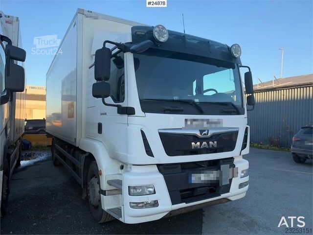  MAN TGM 18.290 4x2 Box van w/ Full side opening - 255,