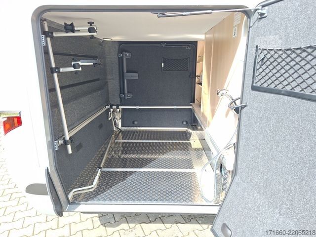 Camping-car intégral HYMER/ERIBA B-Klasse ML I BlackLine 880 5 Sitzplätze