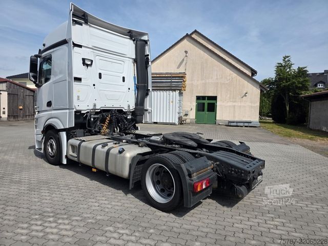 Yüksek hacimli çekici MERCEDES-BENZ 1845 Lowliner, Retarder, 2 Tanks, Hubsattelkuppl