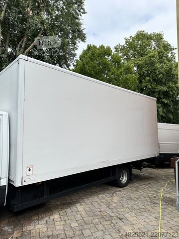 Fourgon tôlé Iveco Daily 70C18A8/P