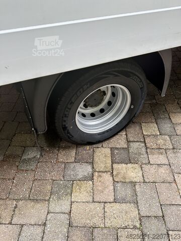 Fourgon tôlé Iveco Daily 70C18A8/P