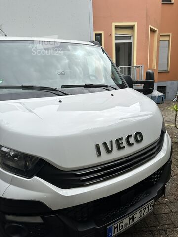 Fourgon tôlé Iveco Daily 70C18A8/P