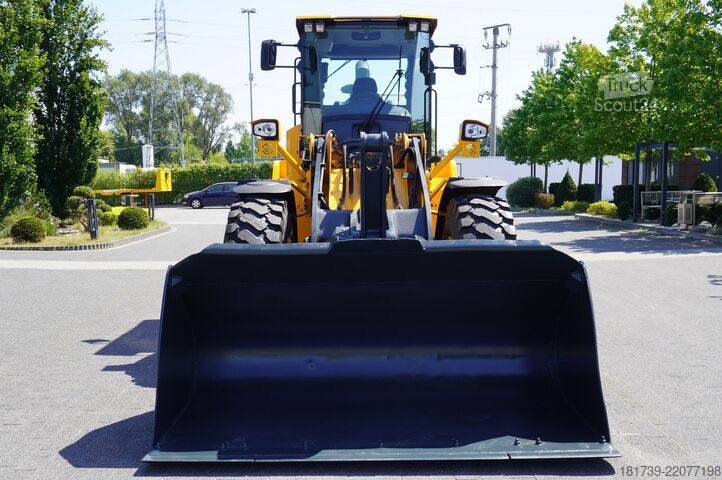 ładowarka kołowa Hyundai HL940A articulated loader / year 2021 /