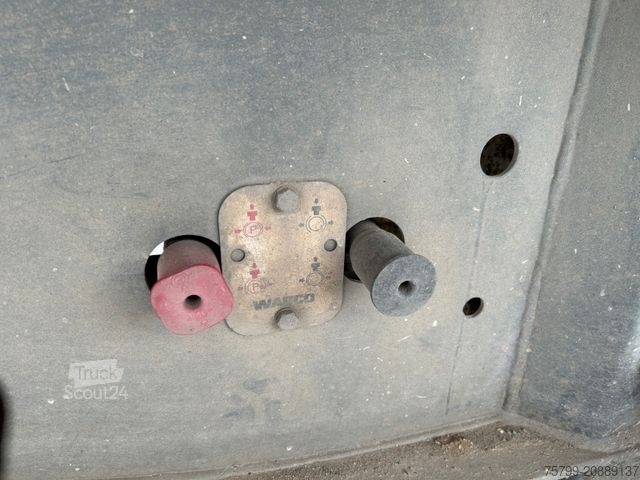 Semirimorchio ribaltabile LANGENDORF ALU Kipp-Auflieger mit 3 Achsen ca. 28m³