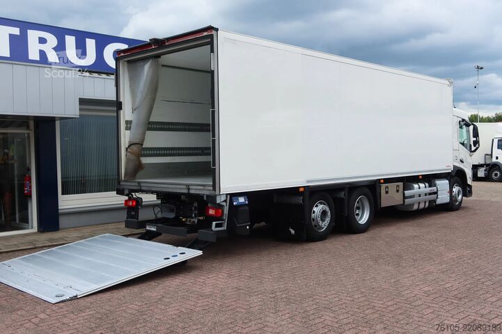 Maleta Volvo FM 380 6x2 Geisoleerde bakwagen +Klep 2.000 kg ...