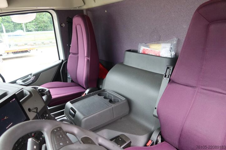 Maleta Volvo FM 380 6x2 Geisoleerde bakwagen +Klep 2.000 kg ...