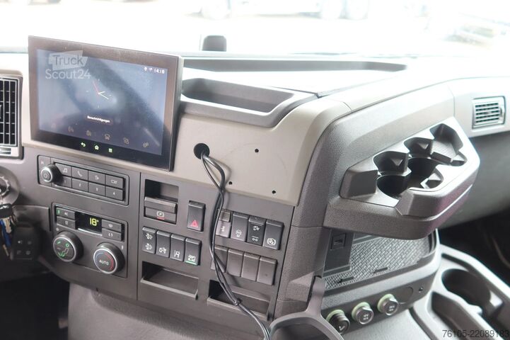 Maleta Volvo FM 380 6x2 Geisoleerde bakwagen +Klep 2.000 kg ...