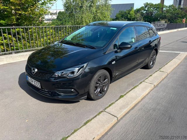Minibusz OPEL Astra 1.4 Turbo Sports Tourer/LED/Kamera/Klima