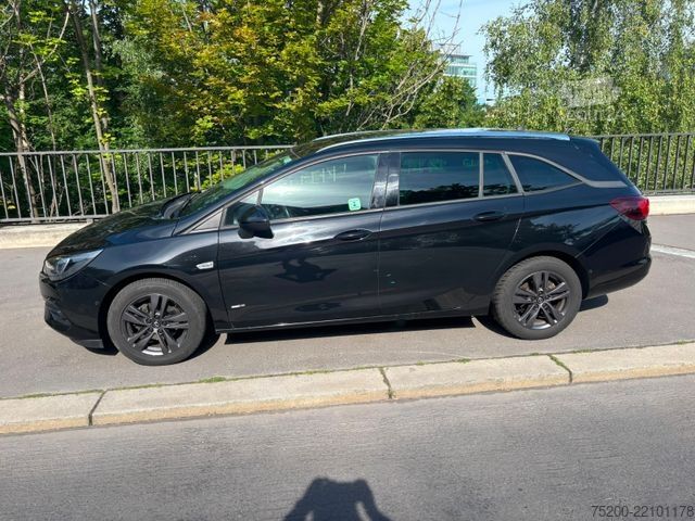 Minibusz OPEL Astra 1.4 Turbo Sports Tourer/LED/Kamera/Klima