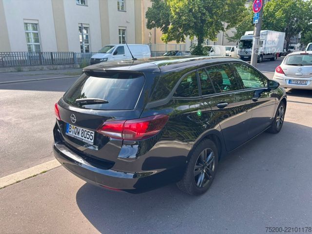 Minibusz OPEL Astra 1.4 Turbo Sports Tourer/LED/Kamera/Klima