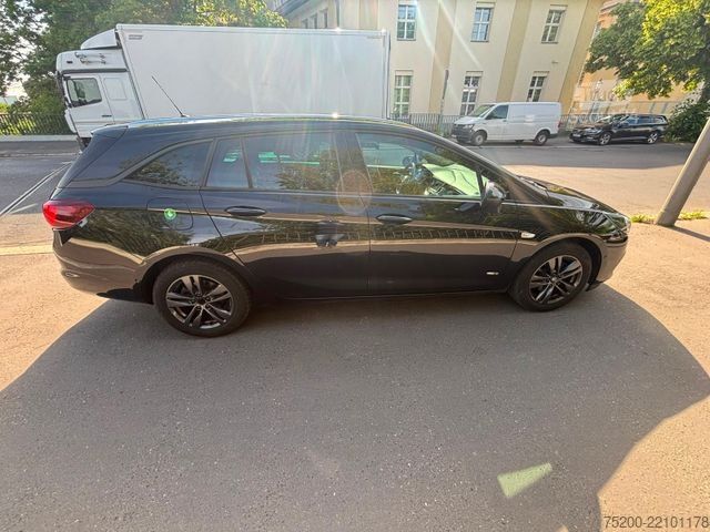 Minibusz OPEL Astra 1.4 Turbo Sports Tourer/LED/Kamera/Klima