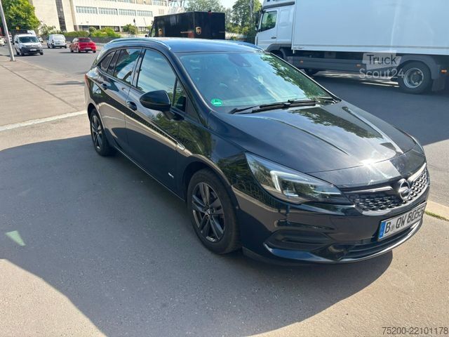 Minibusz OPEL Astra 1.4 Turbo Sports Tourer/LED/Kamera/Klima