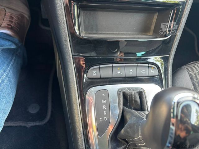 Minibusz OPEL Astra 1.4 Turbo Sports Tourer/LED/Kamera/Klima