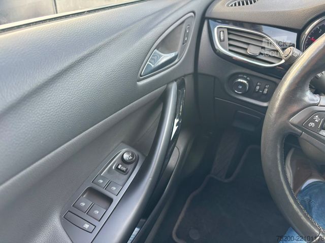 Minibusz OPEL Astra 1.4 Turbo Sports Tourer/LED/Kamera/Klima