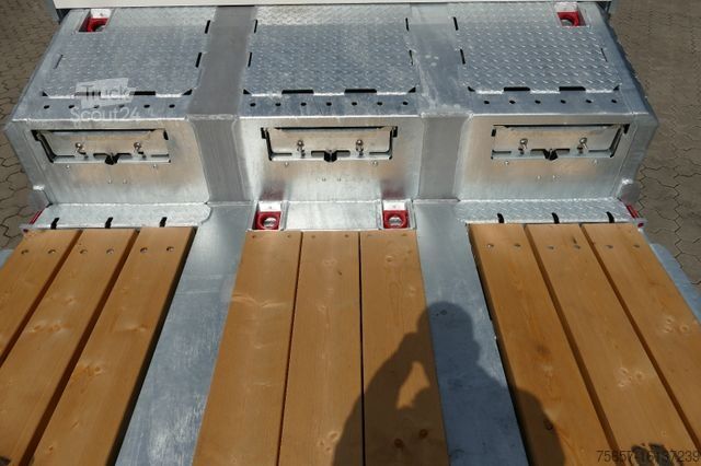 Ημιρυμουλκούμενο χαμηλής φόρτωσης MÜLLER-MITTELTAL 3-achs mit Radmulden, 2 Ladehöhen, Klapprampen
