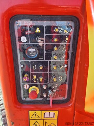 Leddelt teleskopisk arbejdsplatform JLG E400AJPN