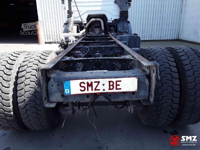 Chassis com cabina Mercedes Axor 1828 manual