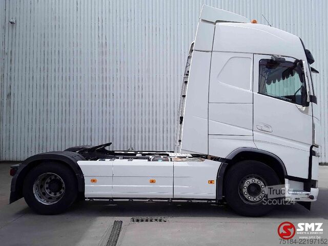 Standardni SZM Volvo FH 460 Globe Special interior