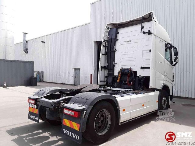 Standardni SZM Volvo FH 460 Globe Special interior