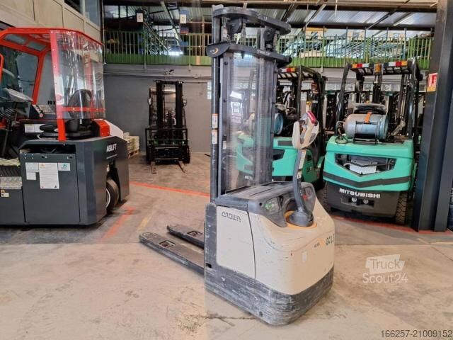 Handmatige stapelaar Crown ES4000-1.6