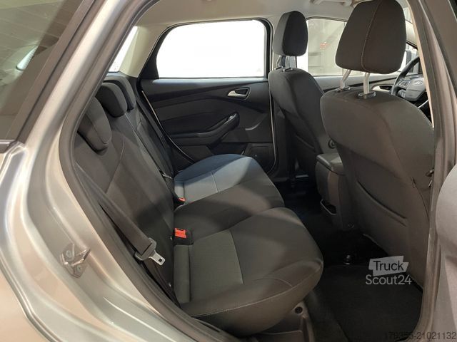 Minibus FORD Focus Turnier 1.5TDCi Business *1.Hand*Navi*SHZ*